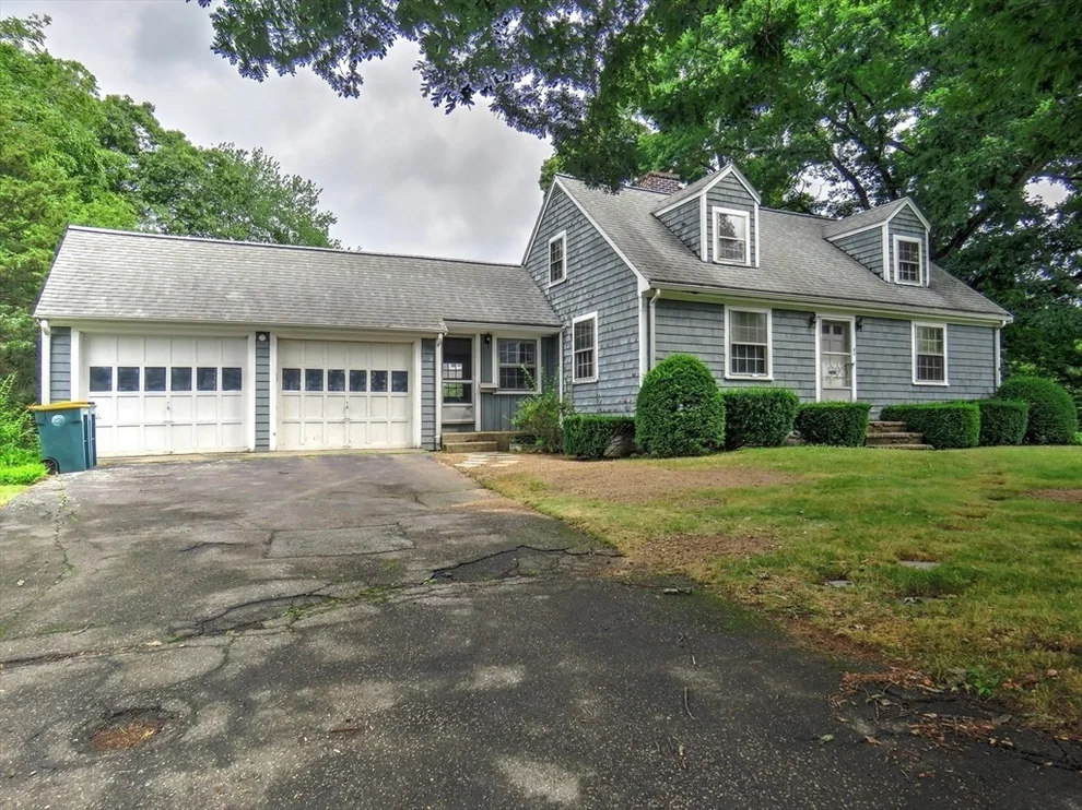 Unit for sale at 56 Brookfield Rd, Abington, MA 02351