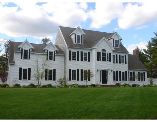 Unit for sale at 18 Wyndemere Court, Plymouth, MA 02360