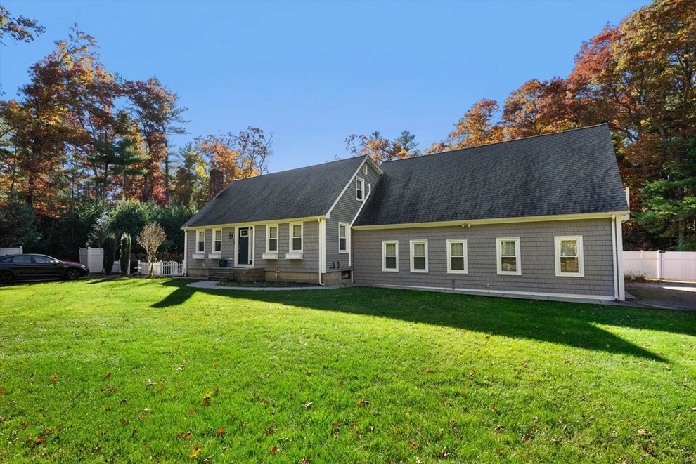 Unit for sale at 445 Walnut Plain Rd, Rochester, MA 02770