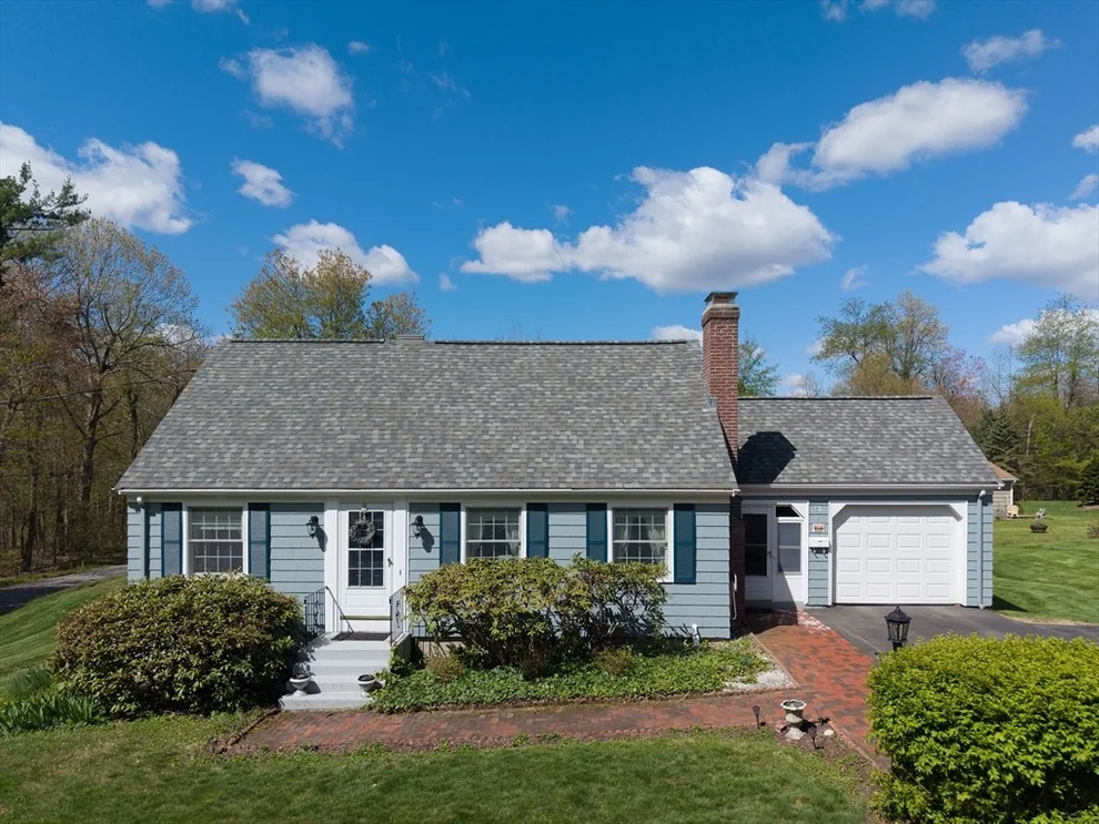 Unit for sale at 20 Knollwood Rd, Paxton, MA 01612