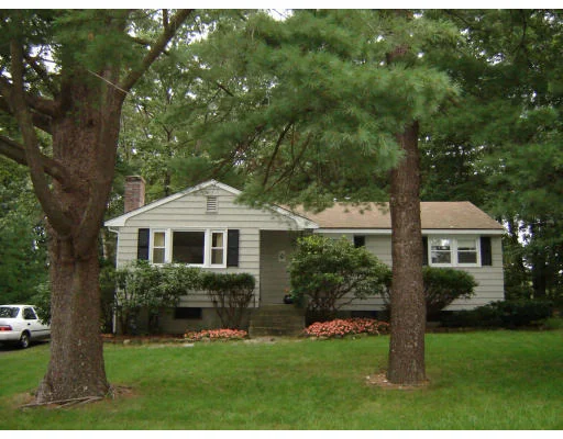 Unit for sale at 9 Eldon Drive, Franklin, MA 02038