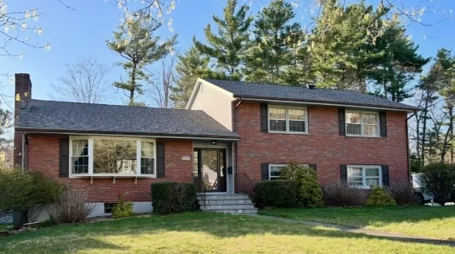 Unit for sale at 19 Harvest Ln, Hingham, MA 02043