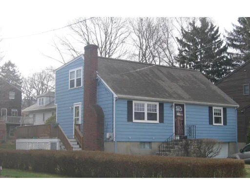 Unit for sale at 5 Carver St, Beverly, MA 01915