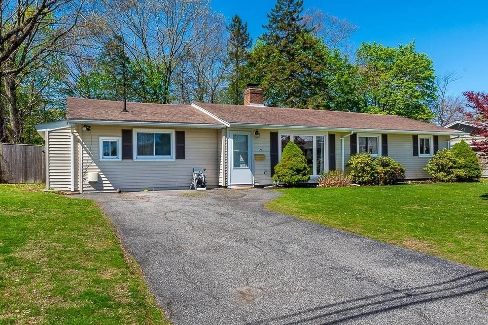 Unit for sale at 25 Prior Dr, Framingham, MA 01701