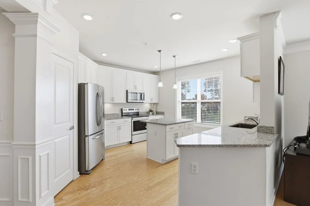 Unit for sale at 2 Francis Dr, Andover, MA 01810