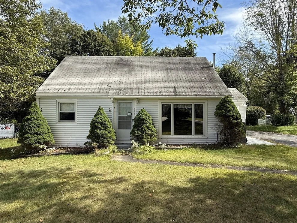 Unit for sale at 473 Pleasant St, Leicester, MA 01524