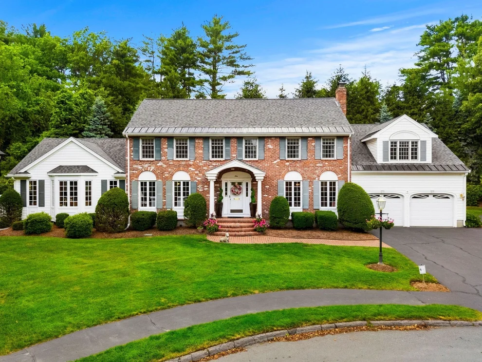 Unit for sale at 9 Eisenhower Circle, Wellesley, MA 02482