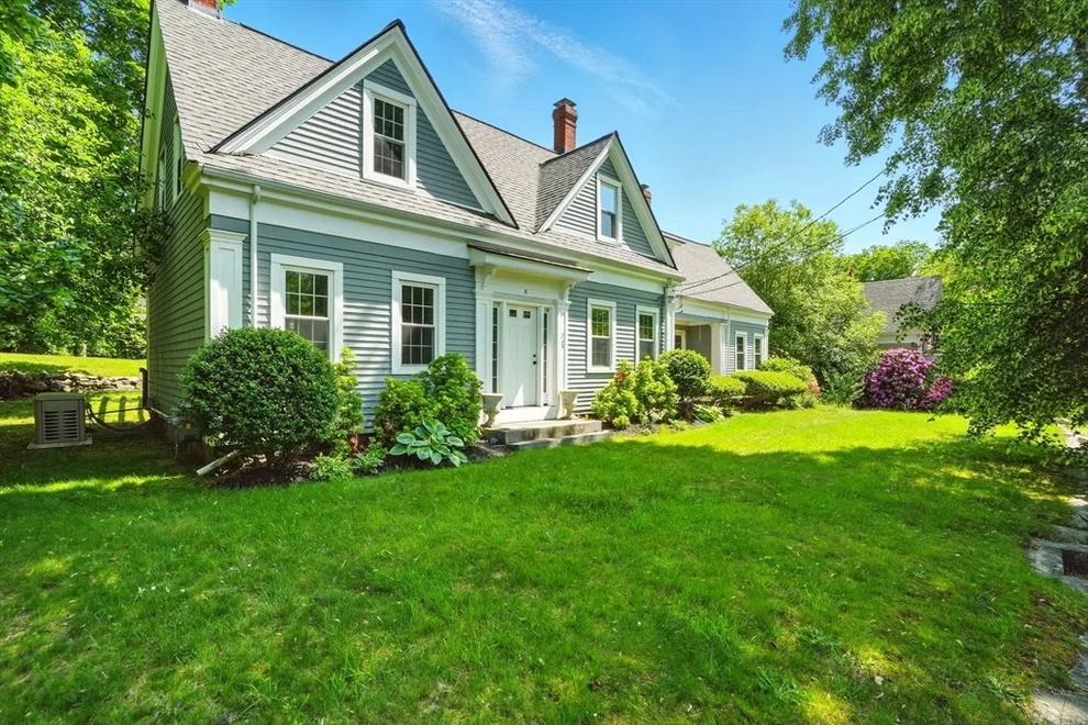 Unit for sale at 245 Elm St, Duxbury, MA 02332