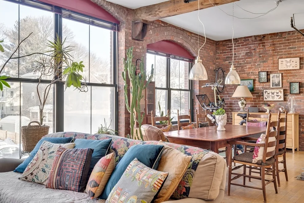 Unit for sale at 172 Green St, Boston, MA 02130