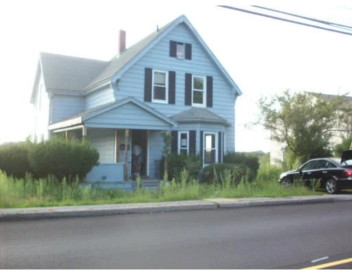Unit for sale at 28 Cherry St, Gloucester, MA 01930