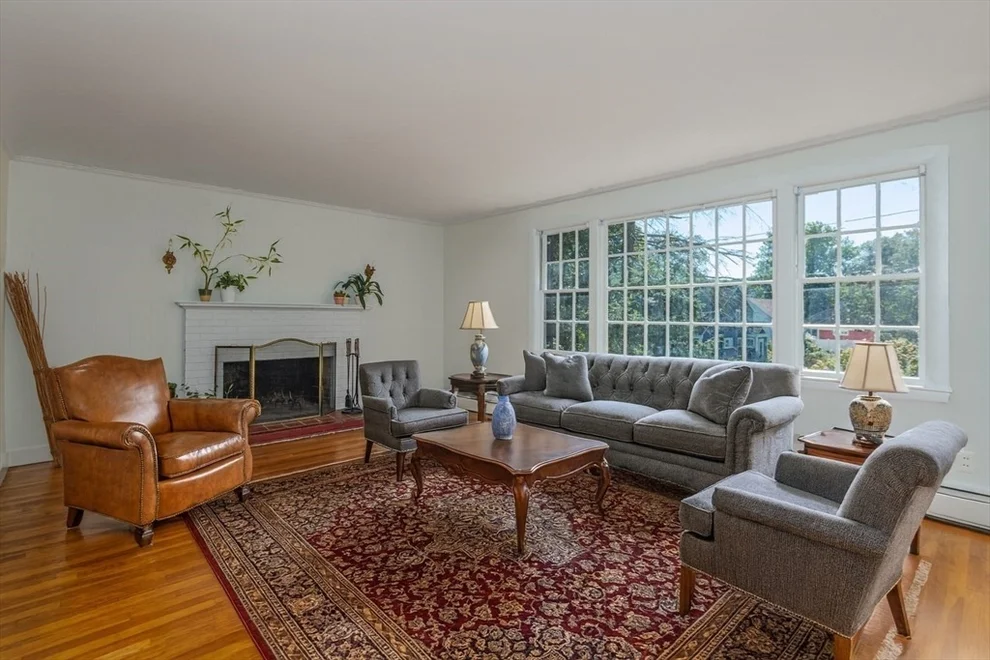 Unit for sale at 5 Castle Heights Rd, Andover, MA 01810