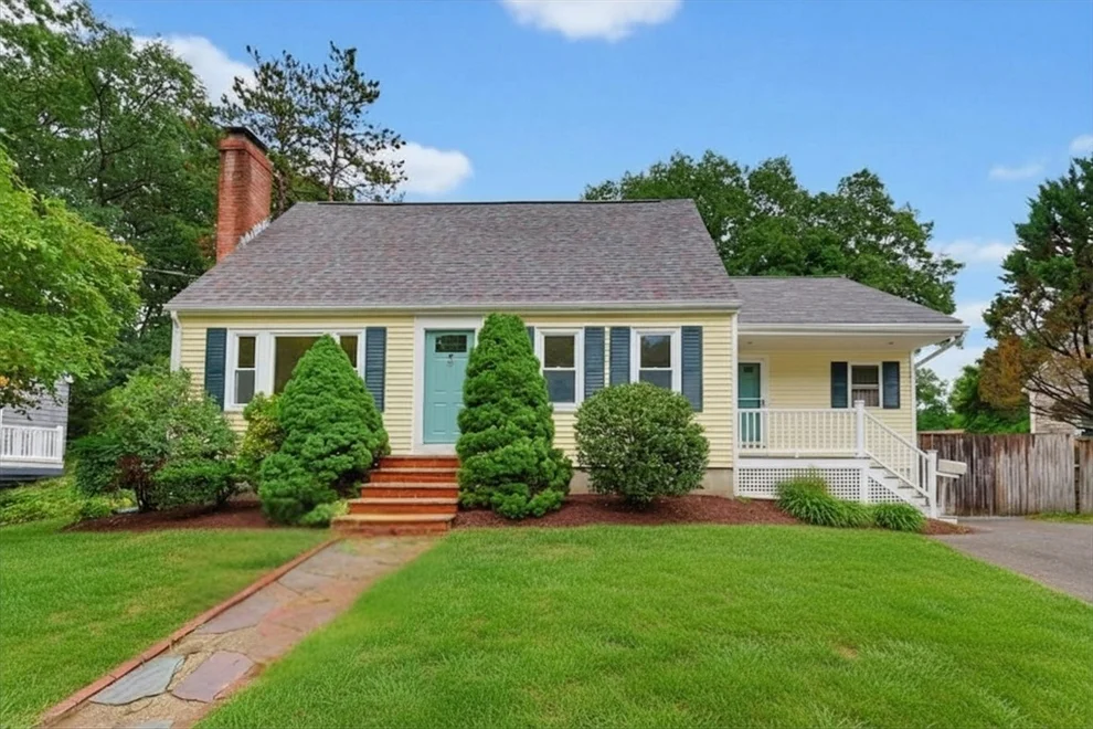 Unit for sale at 103 John Carver Rd, Reading, MA 01867