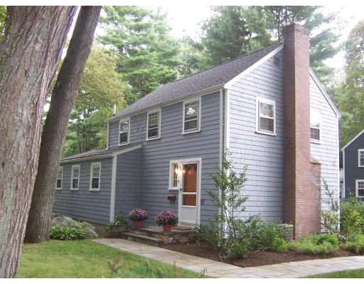 Unit for sale at 2 Hickory Rd, Wellesley, MA 02482