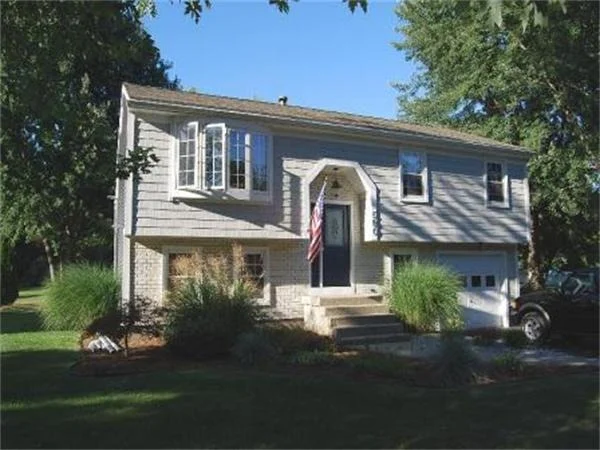 Unit for sale at 590 Barry St, Agawam, MA 01030