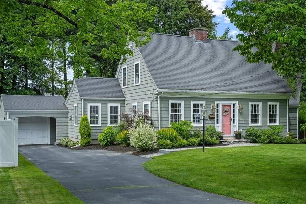 Unit for sale at 14 Kenilworth Rd, Shrewsbury, MA 01545