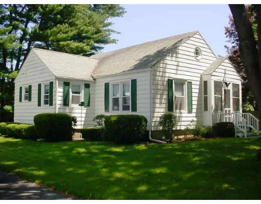 Unit for sale at 18 Moulton Street, Hamilton, MA 01982