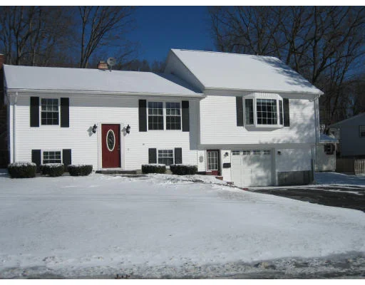 Unit for sale at 33 Susanne Dr, Northbridge, MA 01588