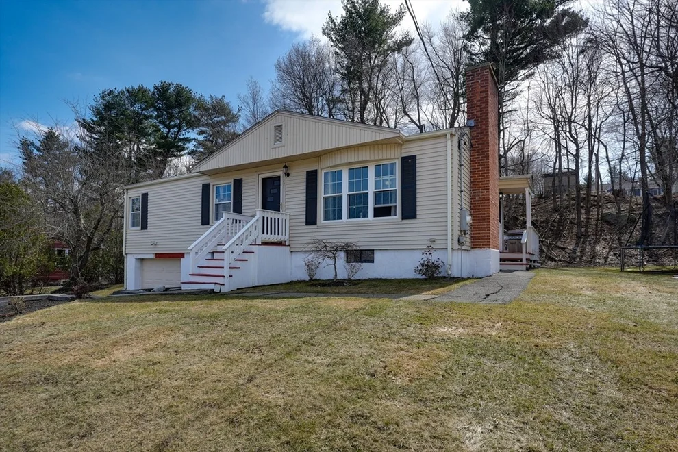 Unit for sale at 11 Venus Dr, Shrewsbury, MA 01545