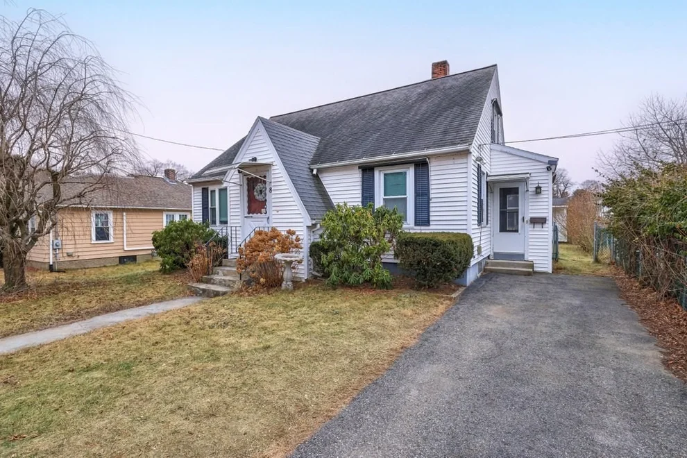Unit for sale at 8 Ware St, Worcester, MA 01602