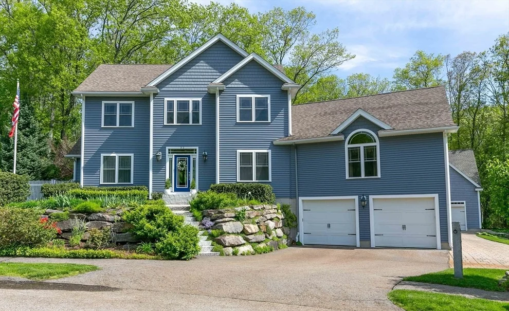 Unit for sale at 32 Erin's Way, Holden, MA 01520