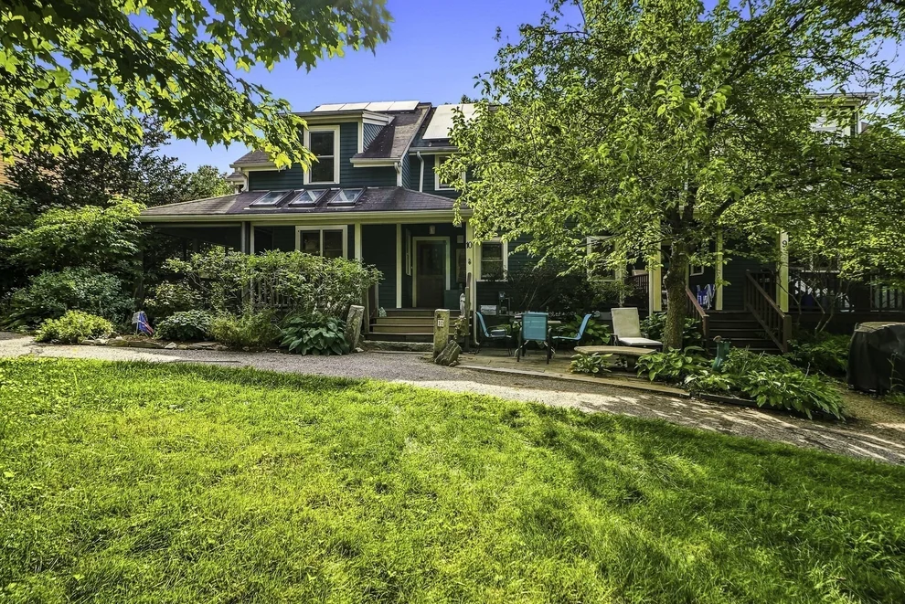 Unit for sale at 10 Half Moon Hill, Acton, MA 01720