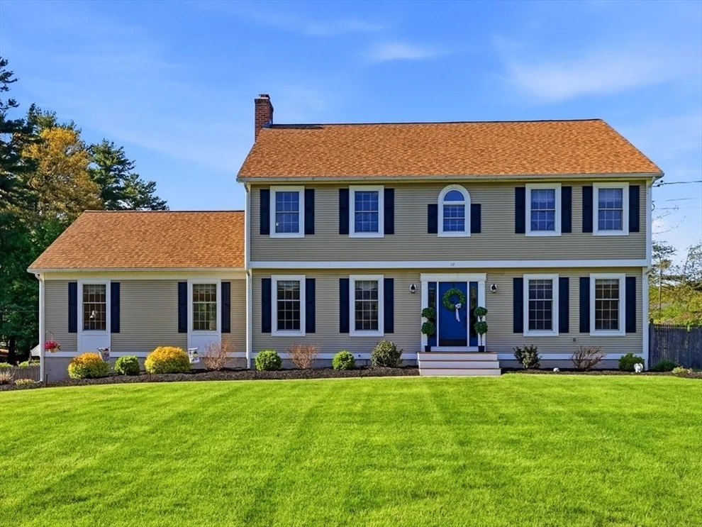 Unit for sale at 17 Wildflower Cir, Westfield, MA 01085