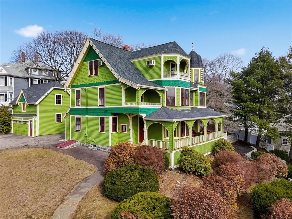 Unit for sale at 833 Franklin St, Melrose, MA 02176
