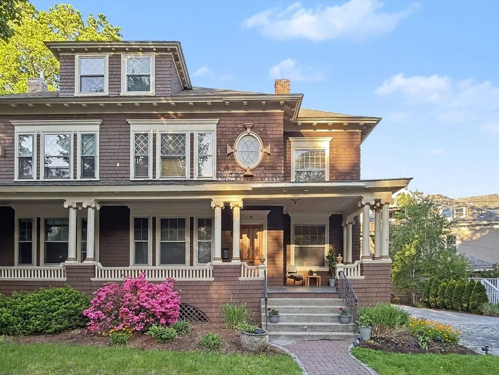 Unit for sale at 4 Westland St, Worcester, MA 01602