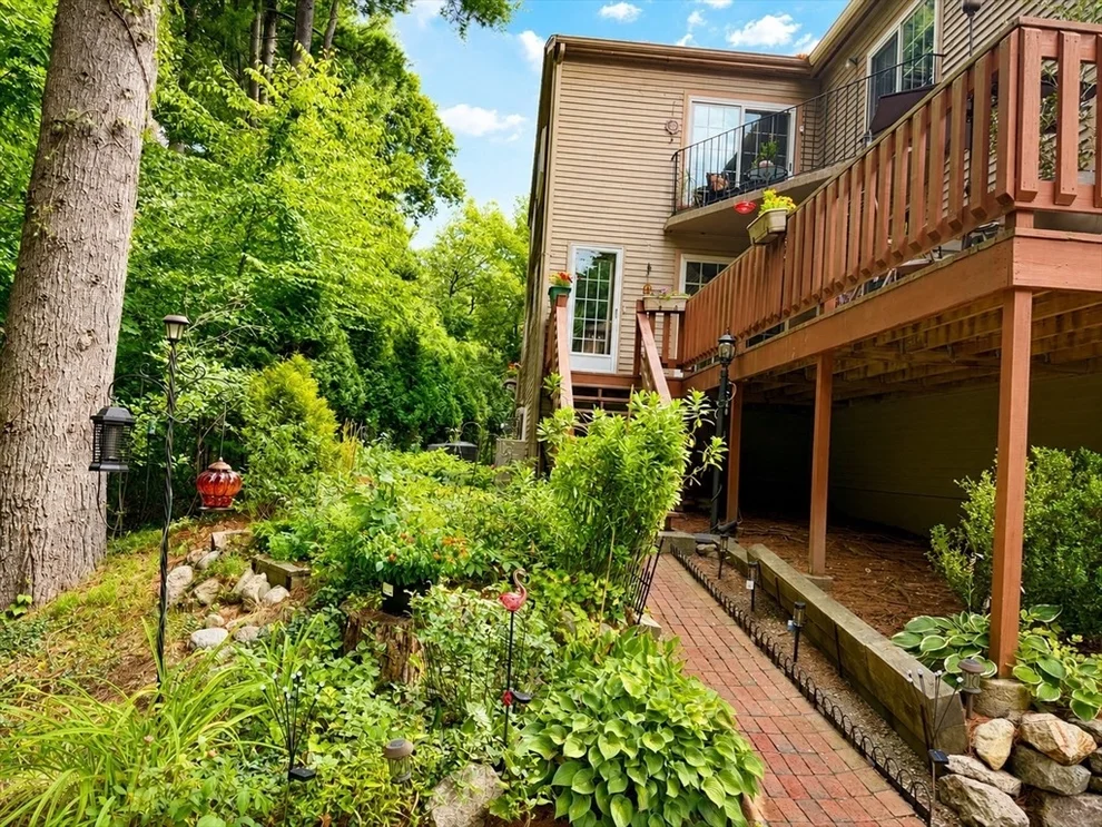 21 Voyagers Lane