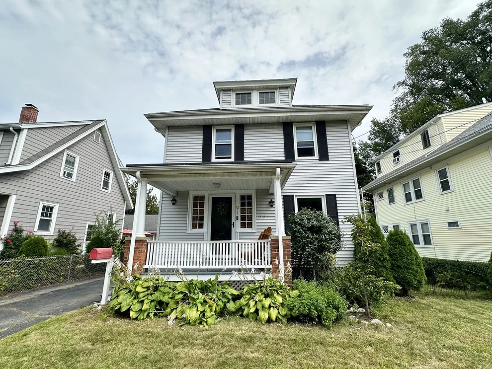 Unit for sale at 91 Davis St, Quincy, MA 02170
