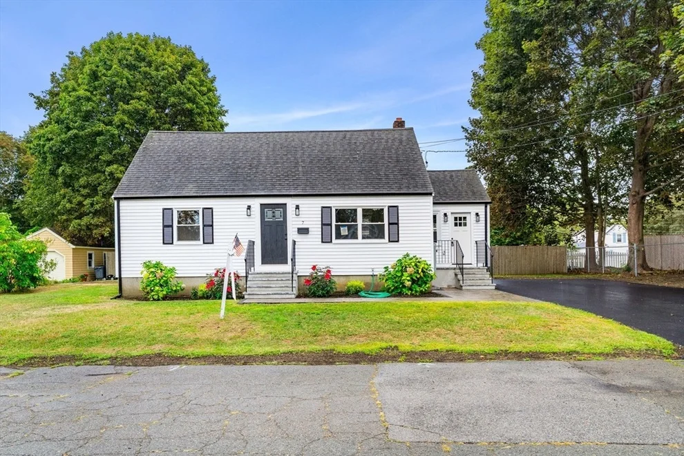 Unit for sale at 7 Morgan Rd, Beverly, MA 01915