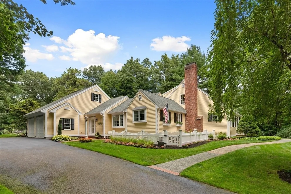 Unit for sale at 22 Westover Drive, Lynnfield, MA 01940