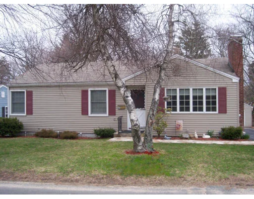 Unit for sale at 27 Francis Ave, Shrewsbury, MA 01545