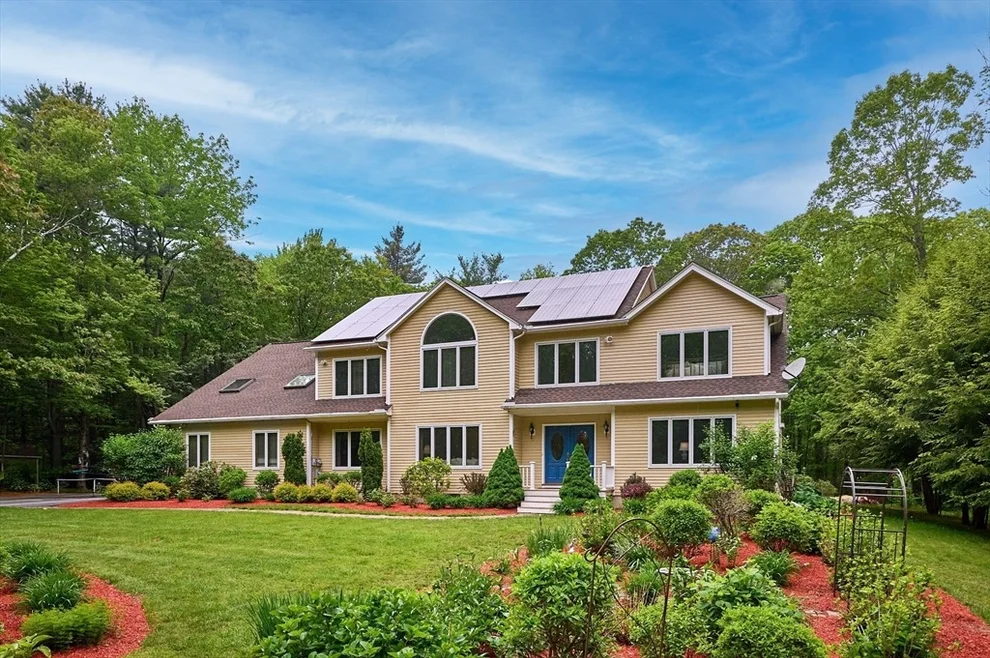 Unit for sale at 96 Petticoat Hill Road, Williamsburg, MA 01096
