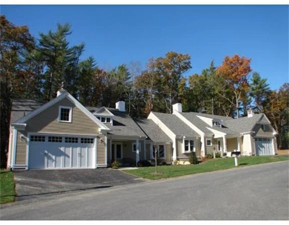 Unit for sale at 14 Crow's Nest Lane, Marshfield, MA 02050