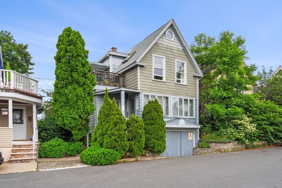 Unit for sale at 95 Bay View Ave, Salem, MA 01970
