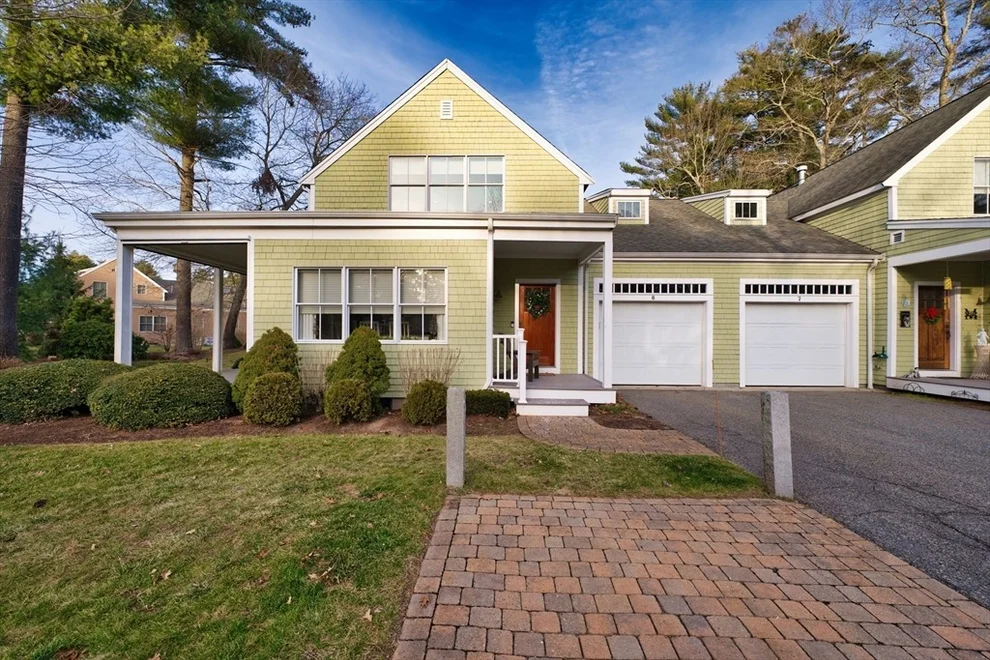 Unit for sale at 8 Hathaway Pond Circle, Rochester, MA 02770