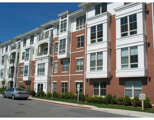 Unit for sale at 3 Repton Cir, Watertown, MA 02472