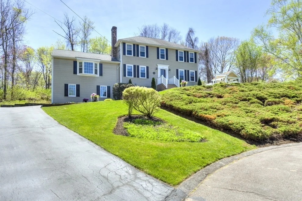 Unit for sale at 12 Viola Terrace, Sutton, MA 01590