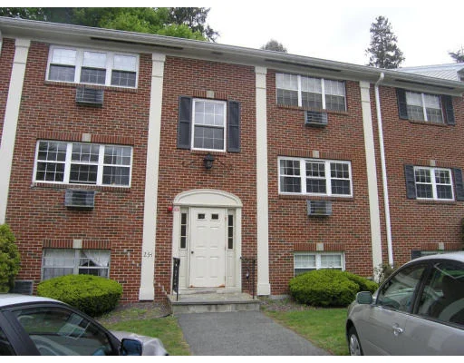 Unit for sale at 25 Arlington Rd, Woburn, MA 01801