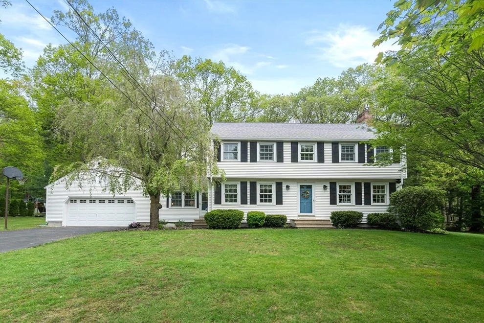 Unit for sale at 15 Clover Hill Dr, Chelmsford, MA 01824