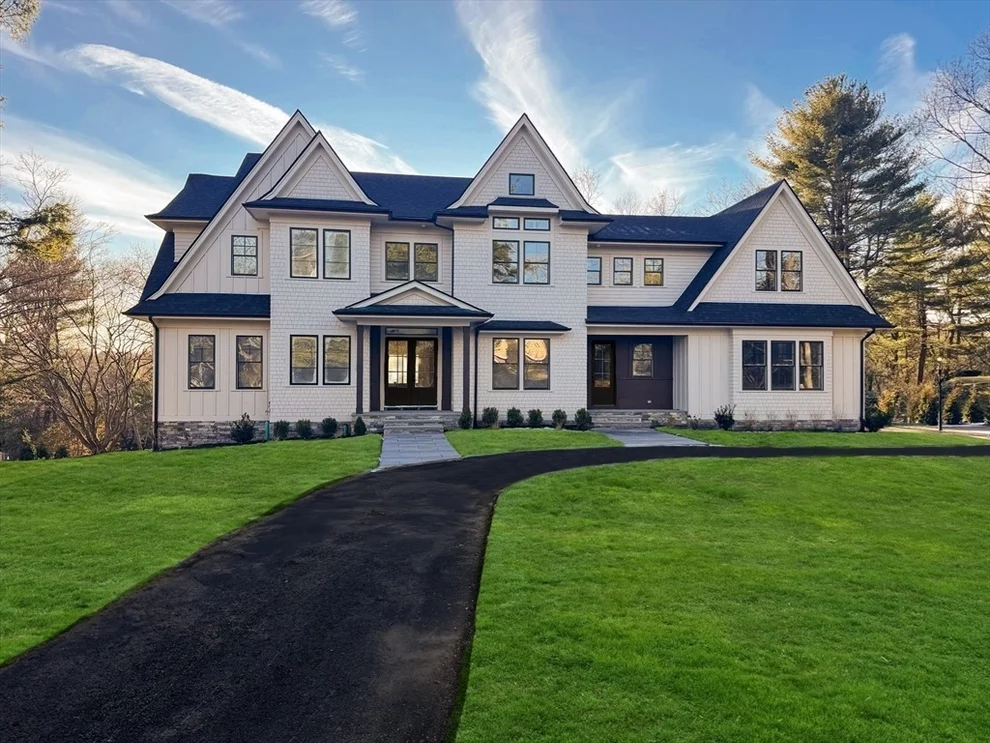 Unit for sale at 6 Vinson Cir, Winchester, MA 01890