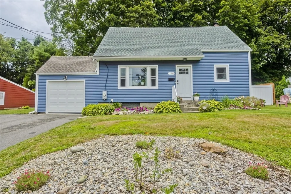 Unit for sale at 264 Poplar Ave, West Springfield, MA 01089