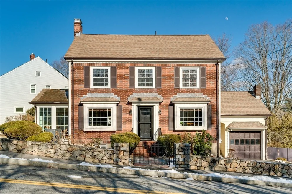 Unit for sale at 193 Robbins St, Milton, MA 02186