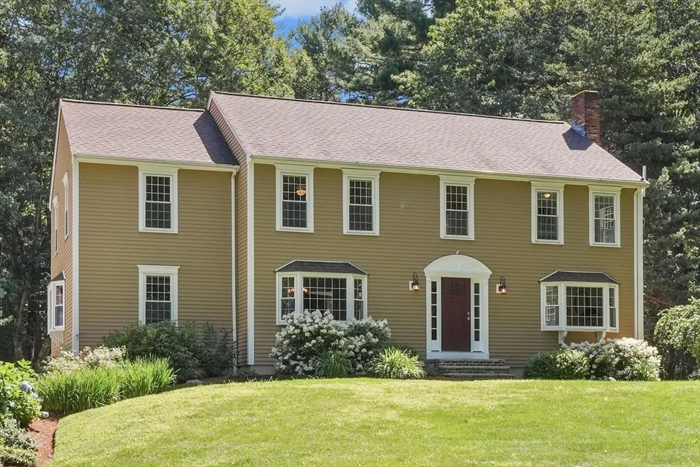 Unit for sale at 149 Bridges Ln, North Andover, MA 01845
