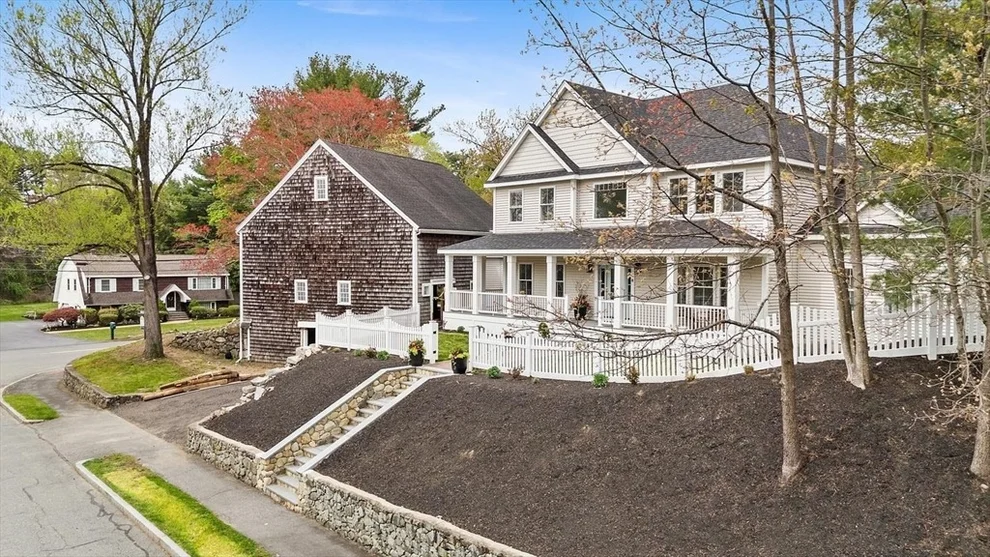 Unit for sale at 8 Partridge Road, Reading, MA 01867