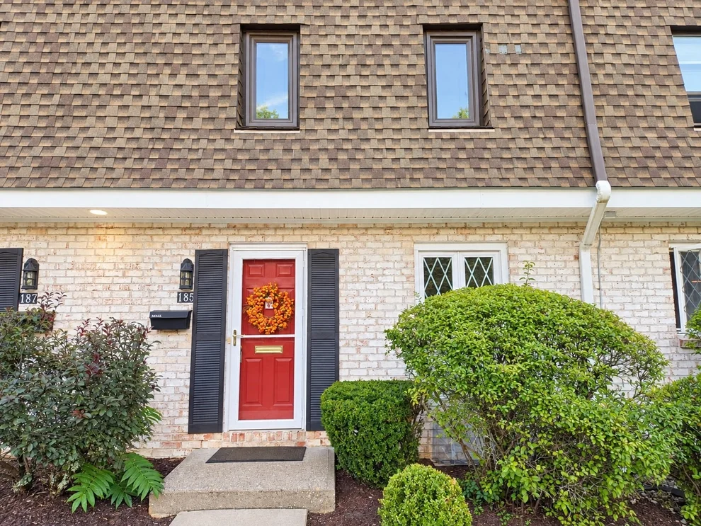 Unit for sale at 185 Porter Lake Dr, Springfield, MA 01106
