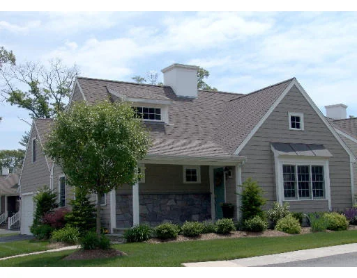 Unit for sale at 5 Birdie Lane, Weymouth, MA 02190