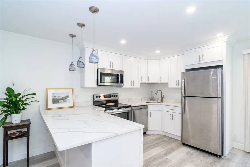Unit for sale at 71 Edgeworth St, Worcester, MA 01605