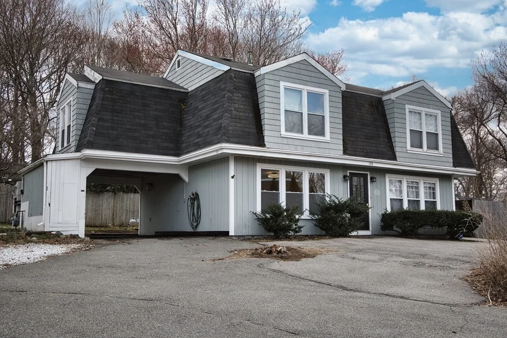 Unit for sale at 126 Green St, Marblehead, MA 01945